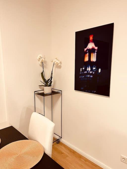 Raum2Go - No1 Modernes Ruhiges 2-Schlafzimmer Apartment City & Park Висбаден Экстерьер фото